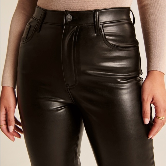 Curve Love Vegan Leather 90’s Straight Leg Pants - Picture 4 of 8